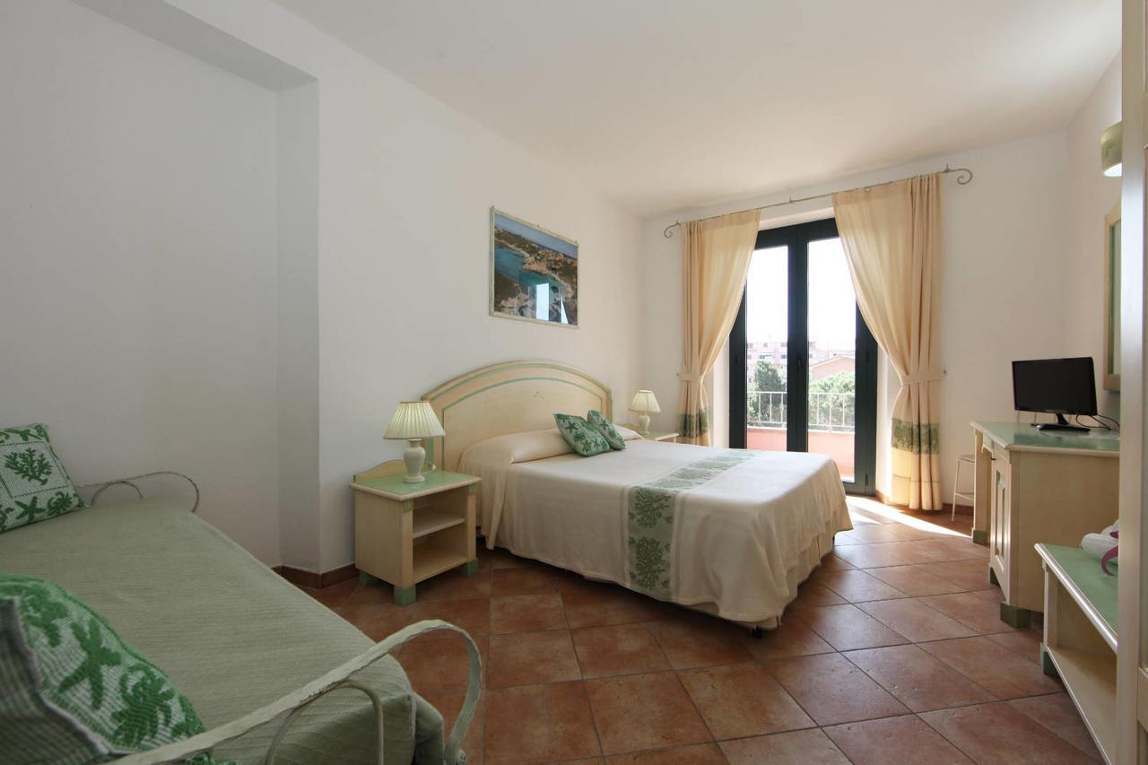 Guest House Villabianca Ла-Маддалена Экстерьер фото