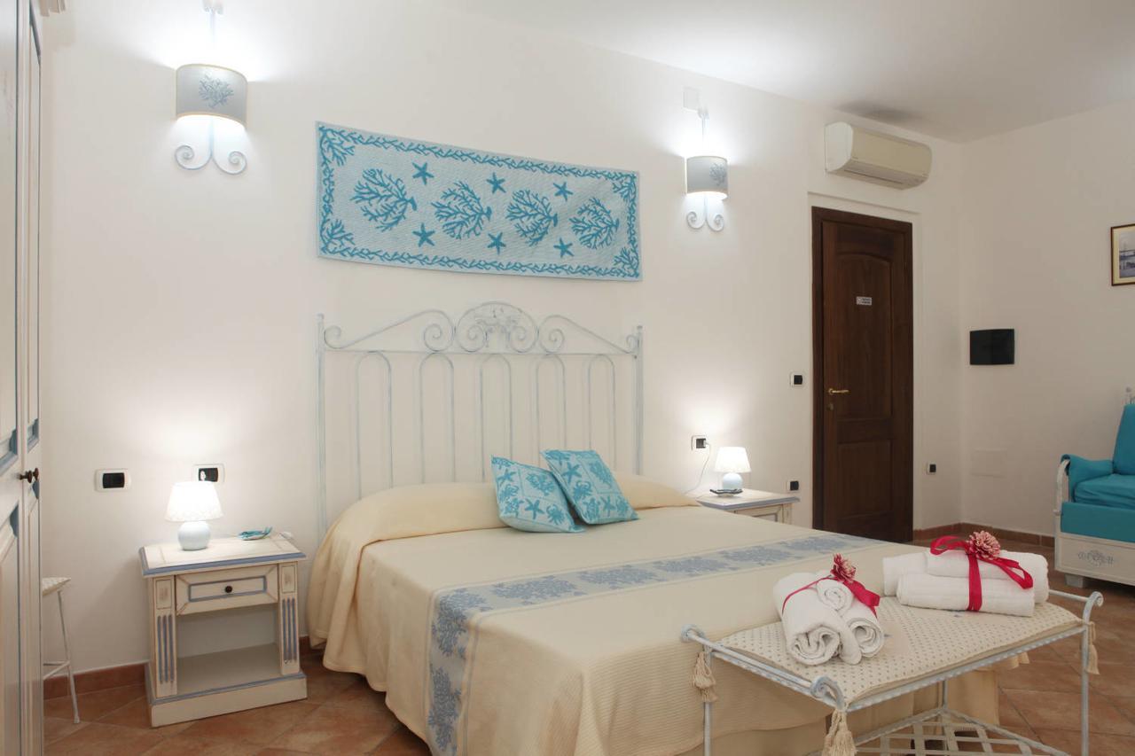 Guest House Villabianca Ла-Маддалена Экстерьер фото