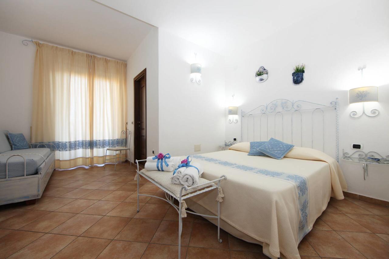 Guest House Villabianca Ла-Маддалена Экстерьер фото